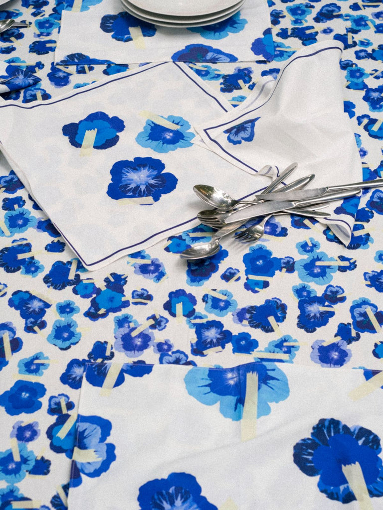 MOXIE X Better in Person Violets Are Blue Tablecloth 220X145cm - Moxie TLV